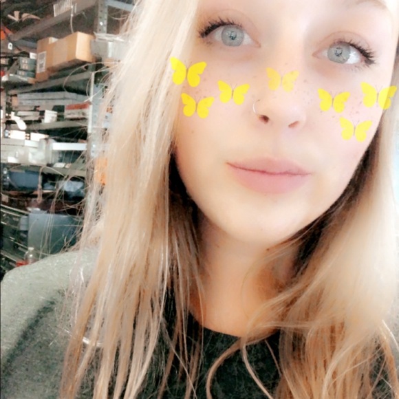 Meet your Posher, Devan - Picture 2 of 2